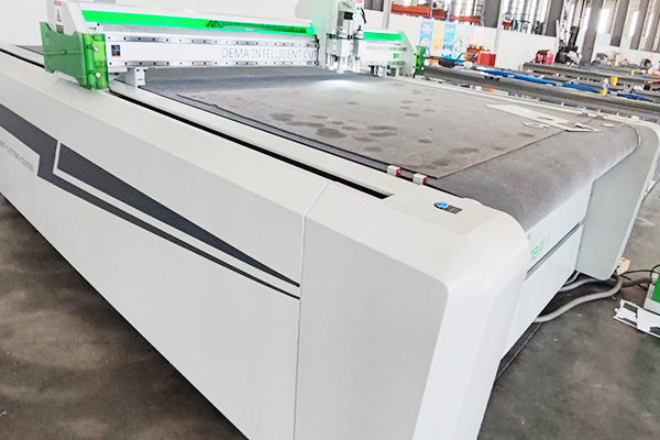 得马F11高速裁切机 得马F11高速裁切机