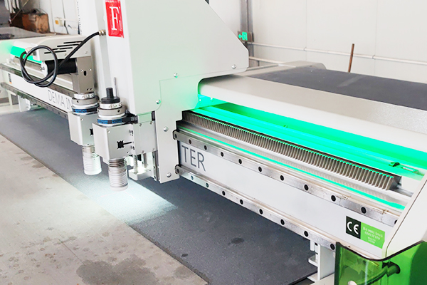 得马F11高速裁切机