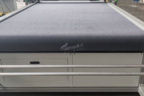 得马裁切机F11写真机架