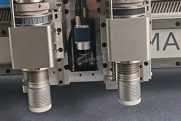 得马高速裁切机F11