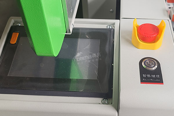 得马高速裁切机触控屏